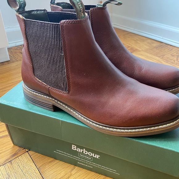 Never Worn Leather Barbour Boots Size 